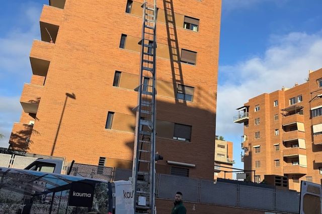 Mudanzas con elevador y grúa